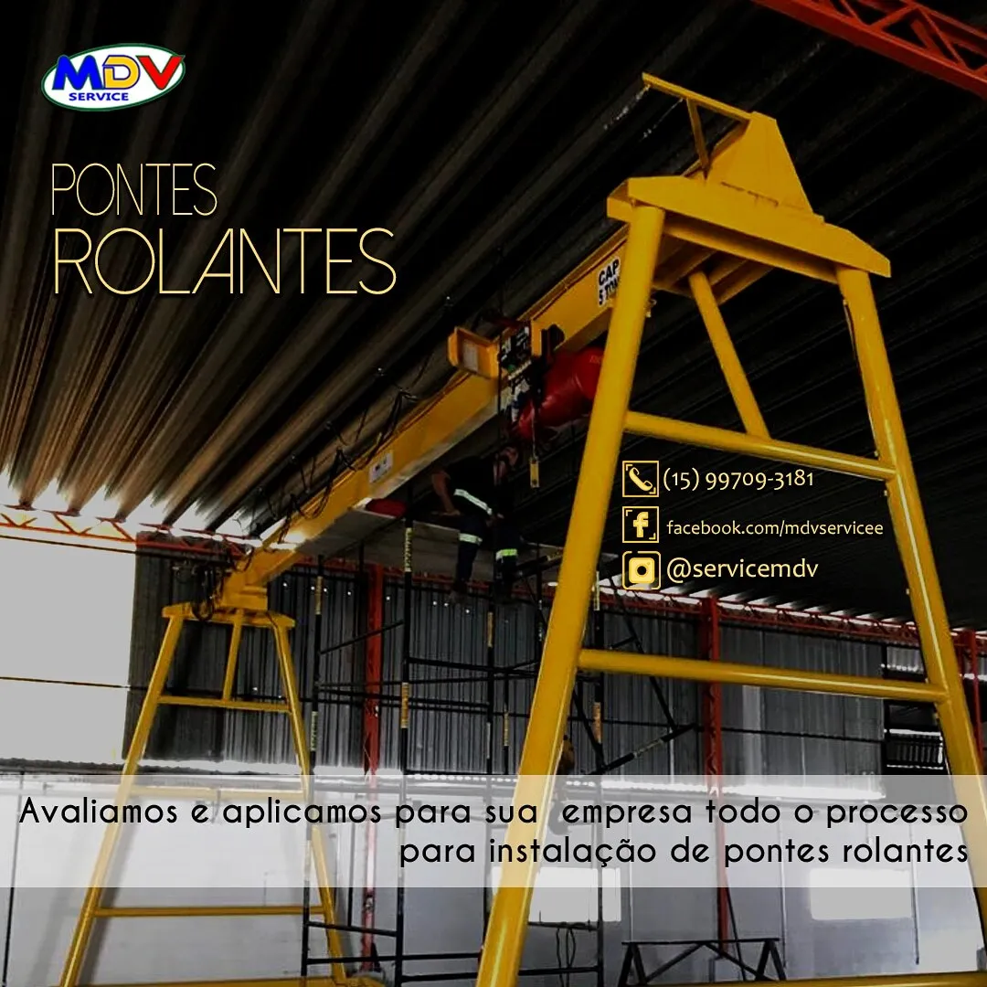 Ponte rolante industrial em operação